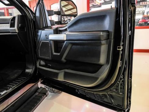 Used 2022 Ford F350 Lariat w/ Lariat Ultimate Package image 43