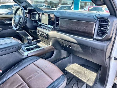 Used 2024 Chevrolet Silverado 1500 High Country w/ High Country Premium Package AWD/4WD image 30