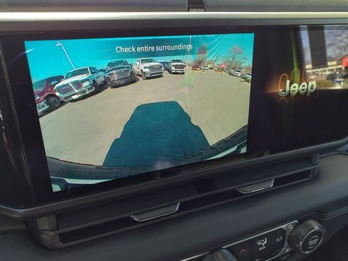 New 2025 Jeep Wrangler Unlimited Rubicon image 18