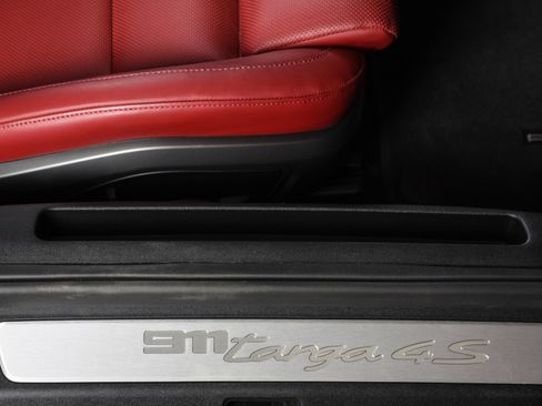 Used 2022 Porsche 911 Targa 4S AWD/4WD image 34