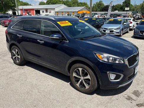 Used 2017 Kia Sorento EX image 1