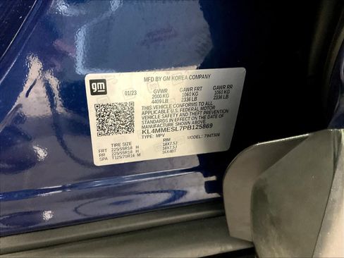 Used 2023 Buick Encore GX Select w/ Safety Package II AWD/4WD image 34