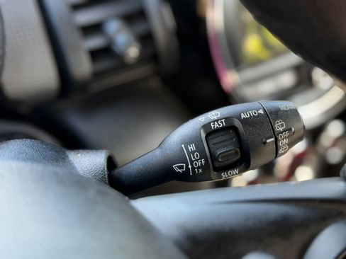 Used 2017 MINI Cooper 2-Door Hardtop image 18