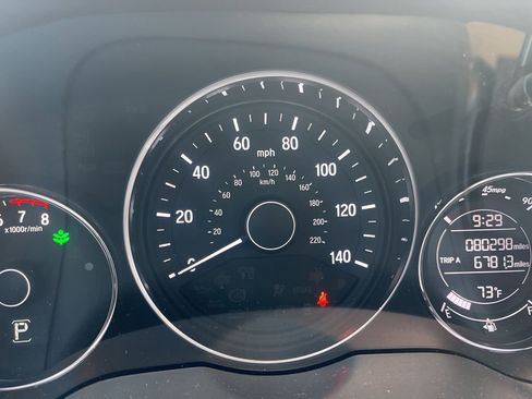 Used 2018 Honda HR-V EX image 12