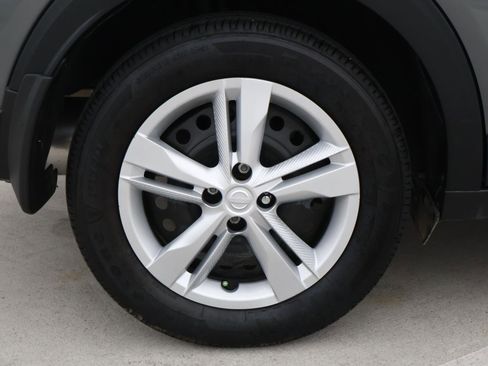 Used 2024 Nissan Kicks S FWD image 8