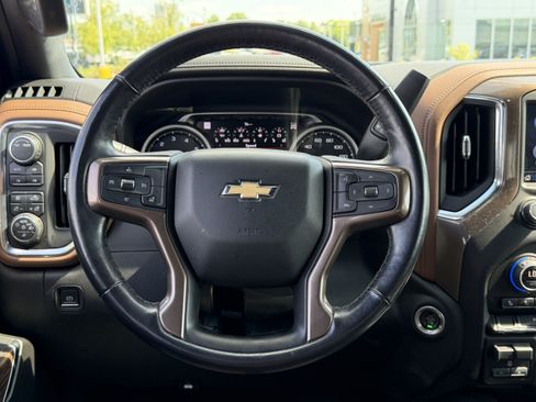 Used 2022 Chevrolet Silverado 1500 High Country AWD/4WD image 6
