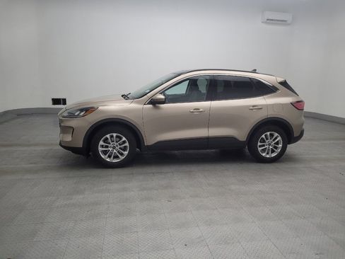 Used 2020 Ford Escape SE image 2
