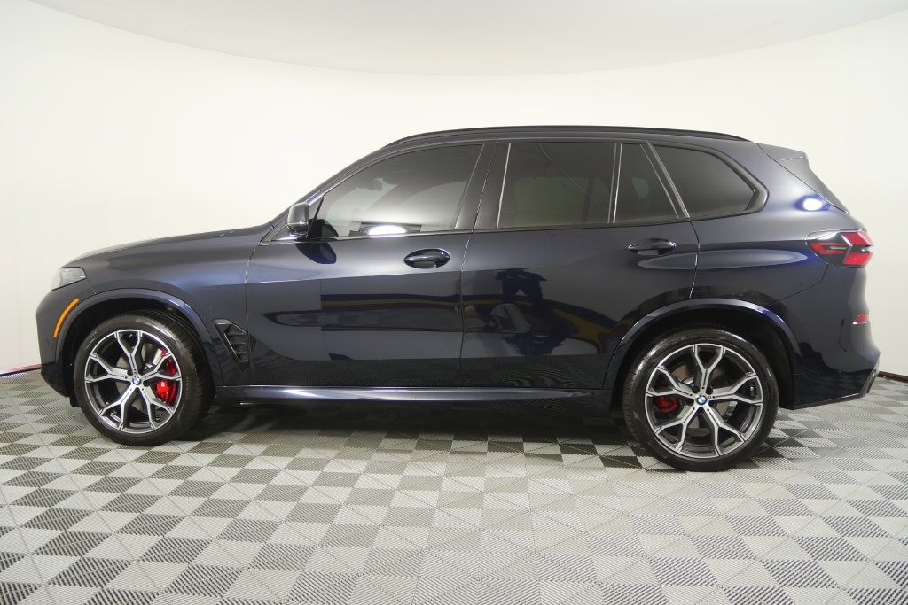 Used 2025 BMW X5 xDrive40i w/ M Sport Package AWD/4WD image 7