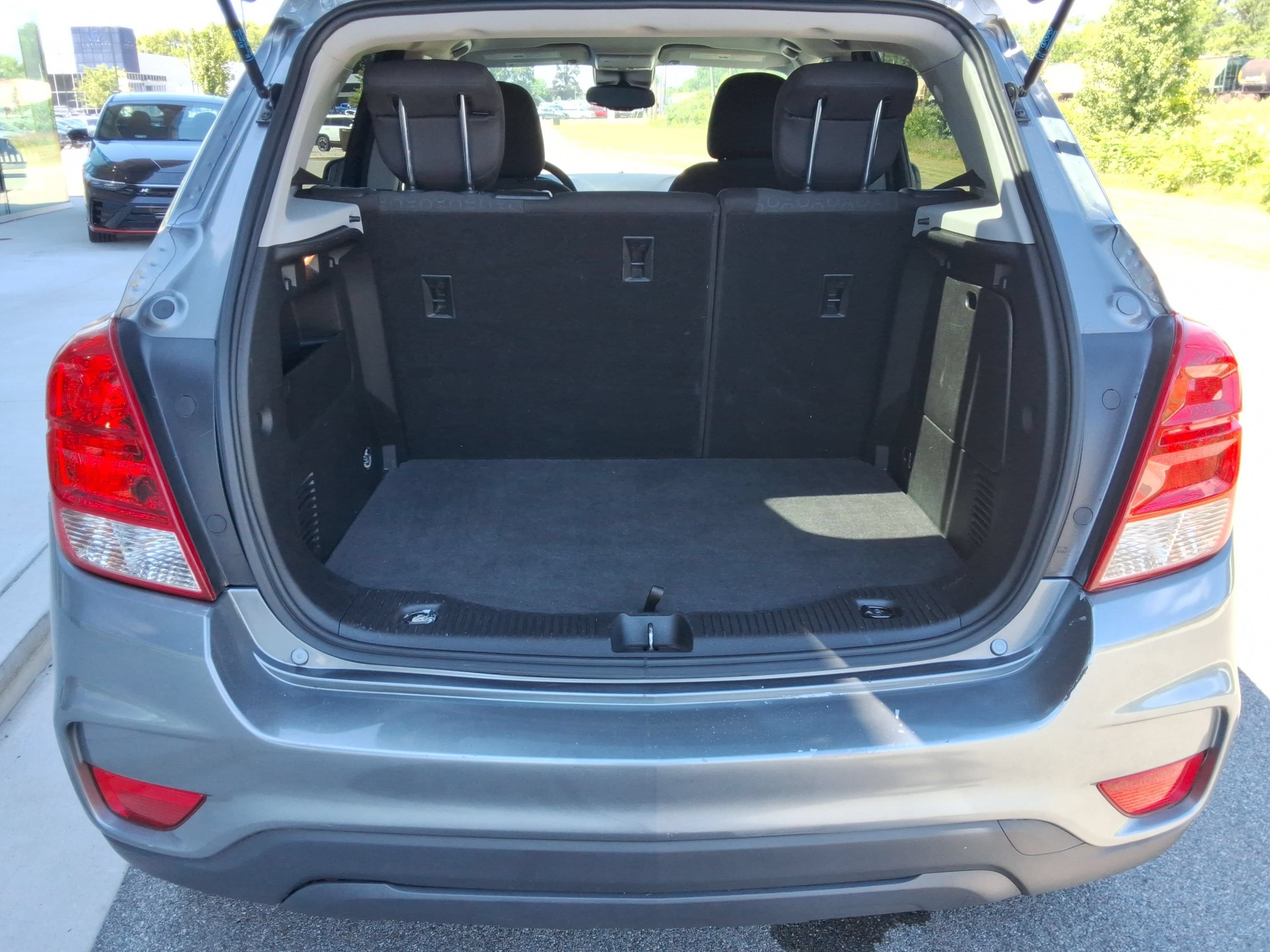 Used 2020 Chevrolet Trax LS w/ Tint and Cruise Package FWD image 28