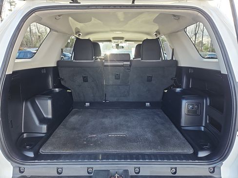 Used 2016 Toyota 4Runner SR5 image 27