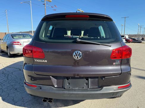 Used 2016 Volkswagen Tiguan S image 4