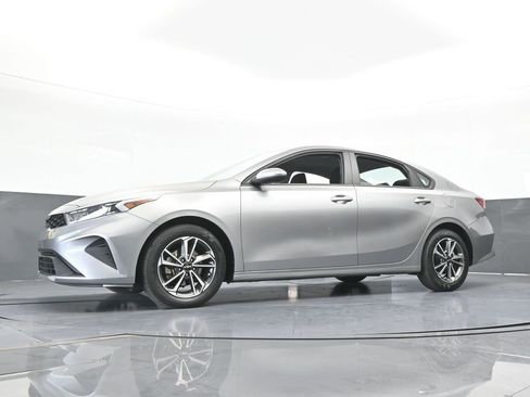 Used 2023 Kia Forte LXS image 48