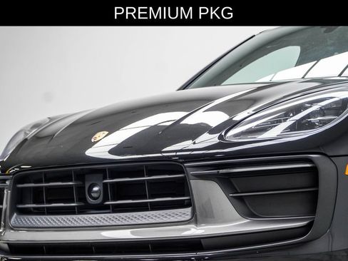 Used 2023 Porsche Macan Turbo AWD/4WD image 2