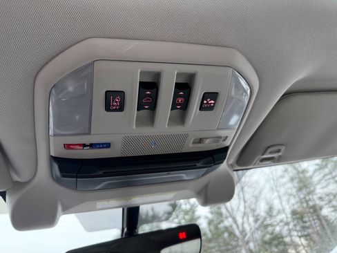 Used 2019 Subaru Ascent Limited image 18