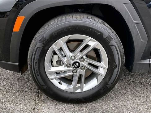 Used 2025 Hyundai Tucson SE image 28