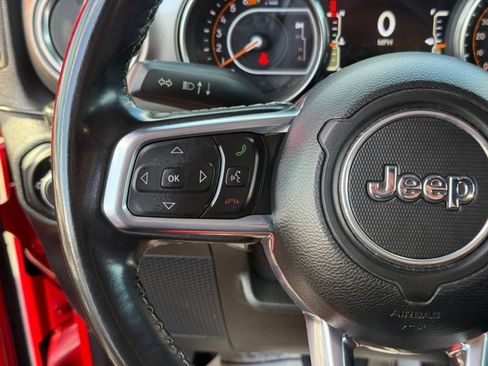 Used 2021 Jeep Wrangler Unlimited Sahara w/ Uconnect 4C Nav & Sound Group AWD/4WD image 17