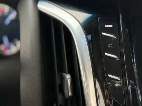 Used 2018 Cadillac Escalade Luxury image 33