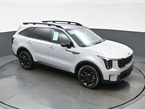 Used 2025 Kia Sorento SX AWD/4WD image 46