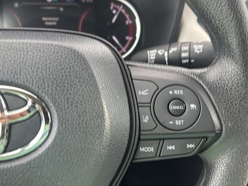 Used 2024 Toyota RAV4 XLE FWD image 23