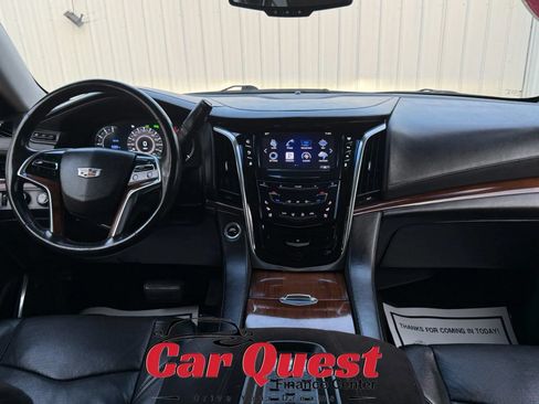 Used 2016 Cadillac Escalade Luxury AWD/4WD image 32