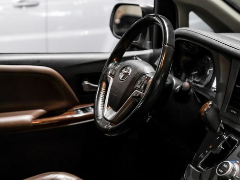 Used 2019 Toyota Sienna Limited Premium AWD/4WD image 13