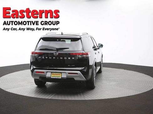 Used 2022 Nissan Pathfinder SL AWD/4WD image 37