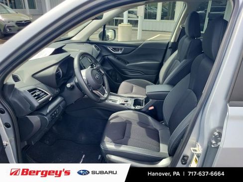 Used 2022 Subaru Forester Premium image 8