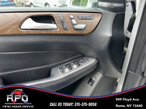 Used 2017 Mercedes-Benz GLS 450 4MATIC image 28