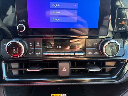 Certified 2025 Toyota Highlander XSE image 29