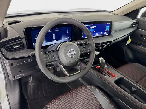 New 2026 Nissan Kicks SR FWD image 9