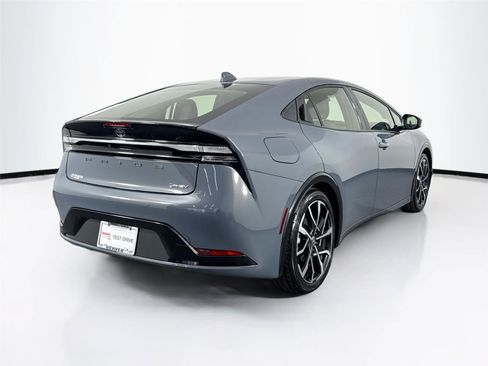 Certified 2025 Toyota Prius Plug-In Hybrid image 6