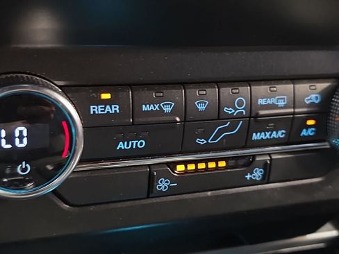 Used 2020 Ford Expedition XLT AWD/4WD image 22