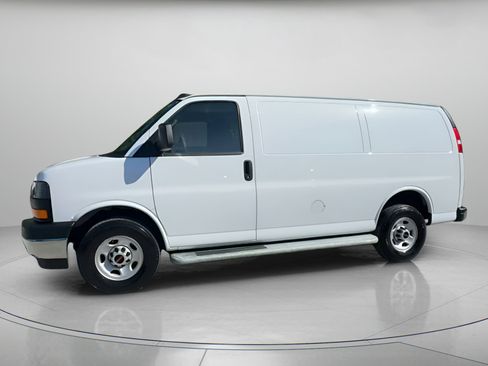 Used 2024 GMC Savana 2500 w/ Driver Convenience Package image 14
