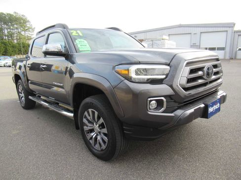 Used 2021 Toyota Tacoma Limited image 3