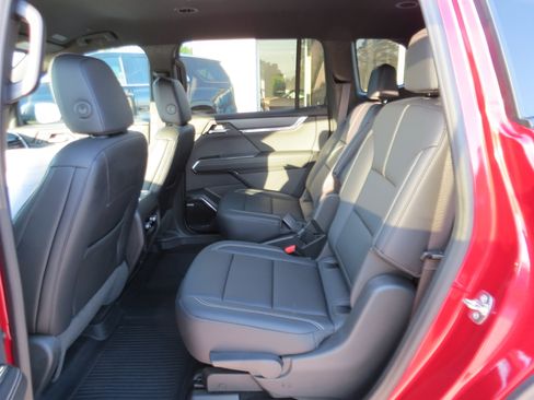 Used 2024 GMC Acadia Elevation image 14