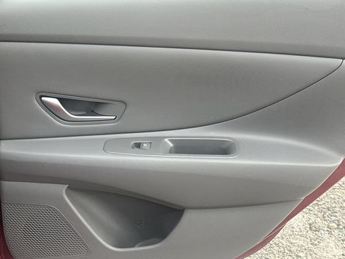 Used 2025 Hyundai Elantra SEL FWD image 16