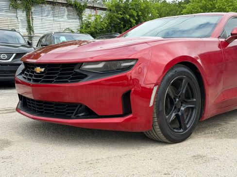Used 2020 Chevrolet Camaro LT RWD image 6
