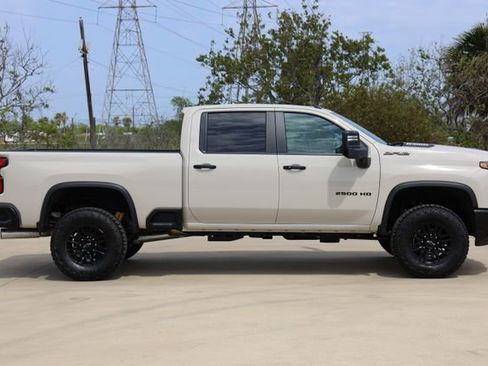 New 2026 Chevrolet Silverado 2500 ZR2 w/ LPO, Dark Essentials Package AWD/4WD image 4
