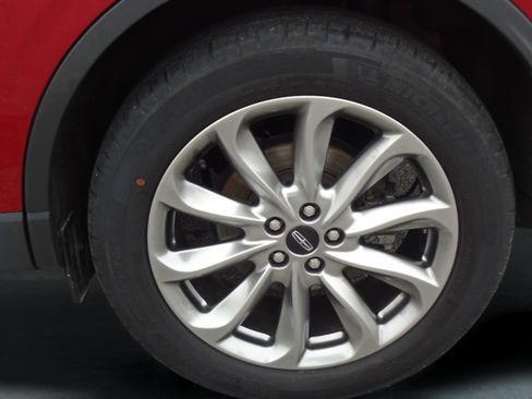 Used 2022 Lincoln Corsair AWD w/ Premium Package image 9