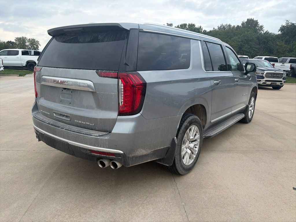 Used 2024 GMC Yukon XL Denali AWD/4WD image 7