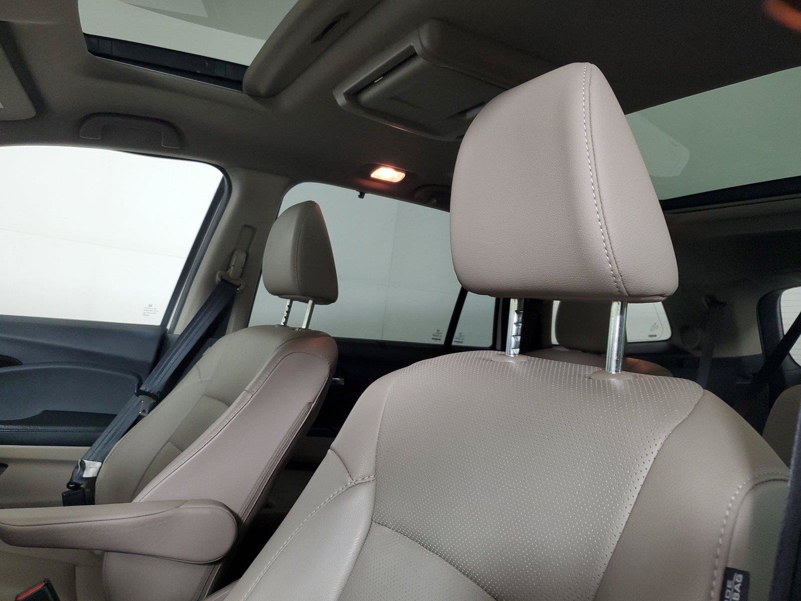 Used 2017 Honda Pilot Elite image 23