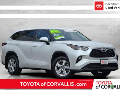 Certified 2025 Toyota Highlander LE