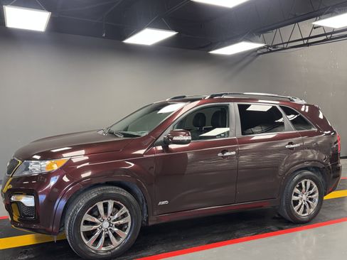 Used 2013 Kia Sorento SX w/ SX Premium Pkg image 2