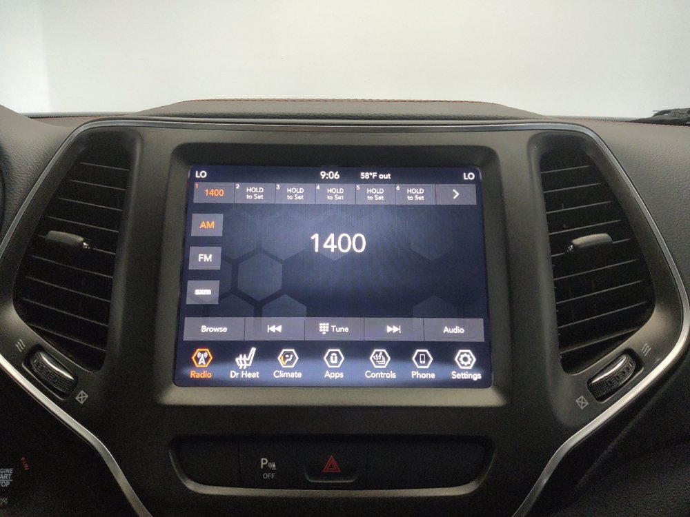 Used 2019 Jeep Cherokee Trailhawk w/ Cold Weather Group AWD/4WD image 25