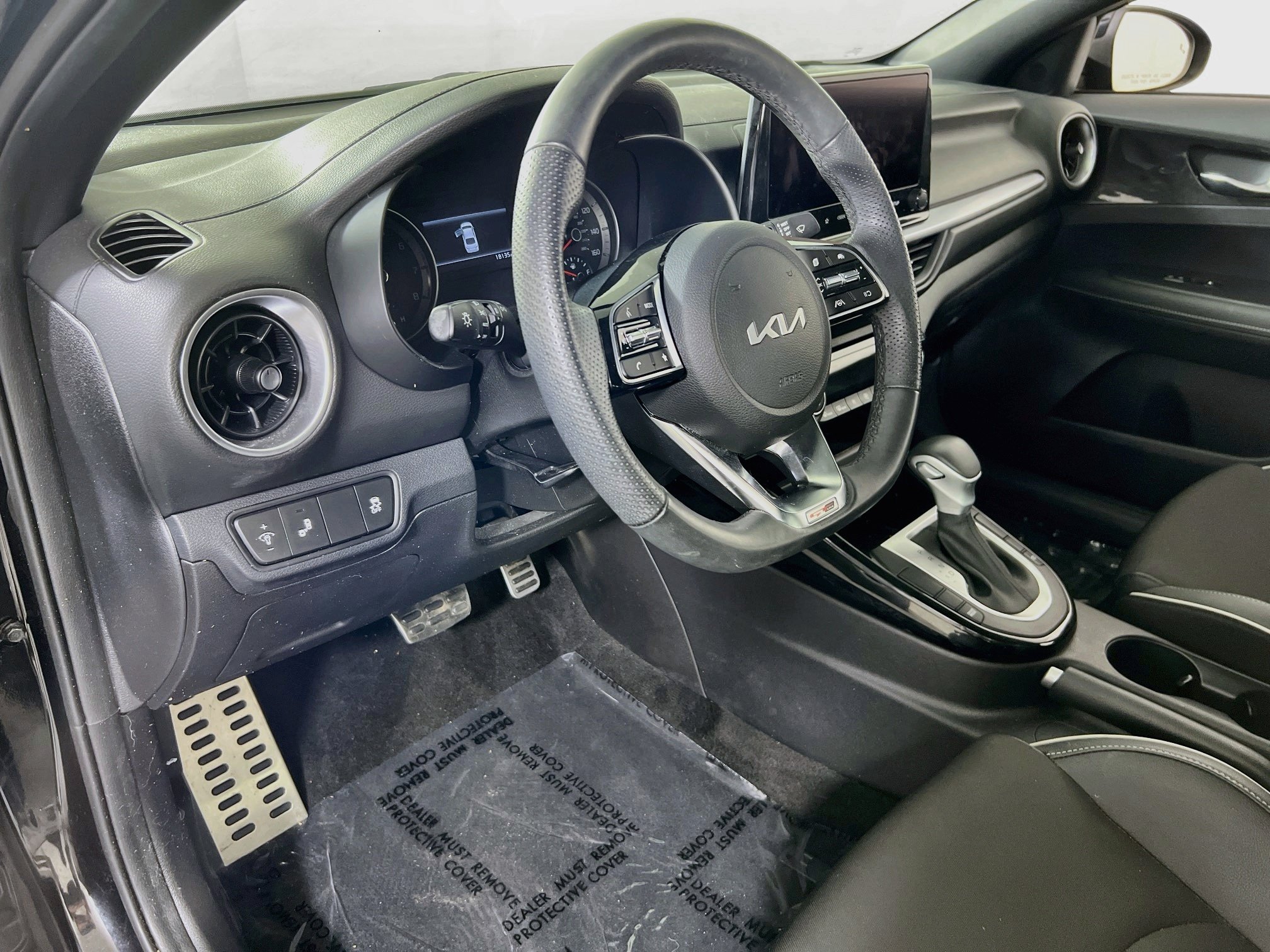 Used 2023 Kia Forte GT-Line FWD image 9
