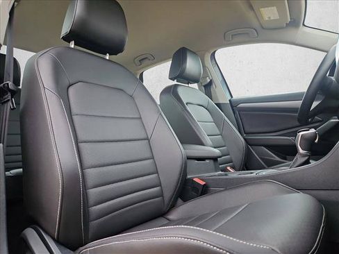 Used 2024 Volkswagen Jetta SE FWD image 27