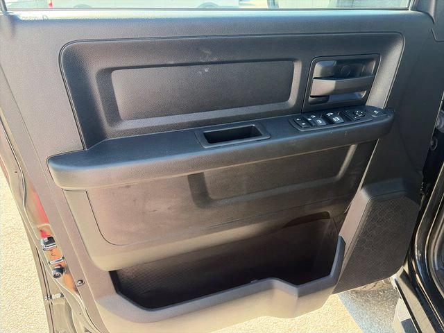 Used 2024 RAM 3500 Tradesman w/ Chrome Appearance Group AWD/4WD image 10