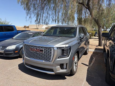 Used 2023 GMC Yukon Denali w/ Denali Reserve Package RWD image 2