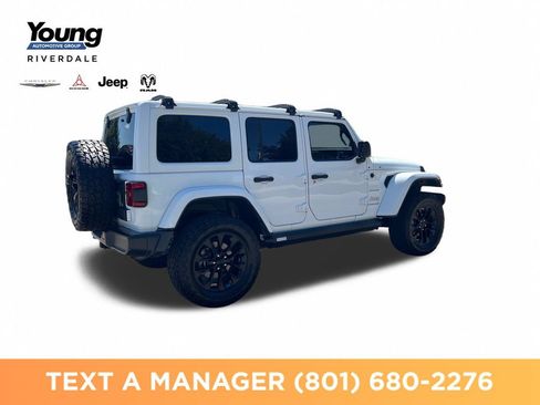 Used 2023 Jeep Wrangler Unlimited Sahara w/ Cold Weather Group AWD/4WD image 5