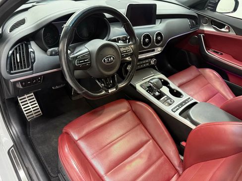 Used 2018 Kia Stinger GT2 image 10